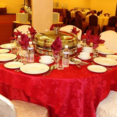 11@Century Hotel جوهر بهرو المظهر الخارجي الصورة