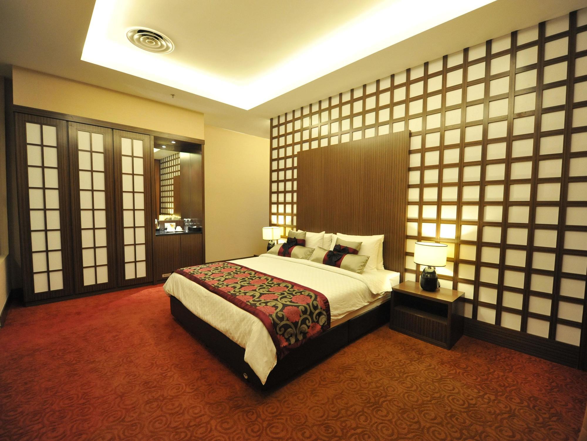 11@Century Hotel جوهر بهرو المظهر الخارجي الصورة