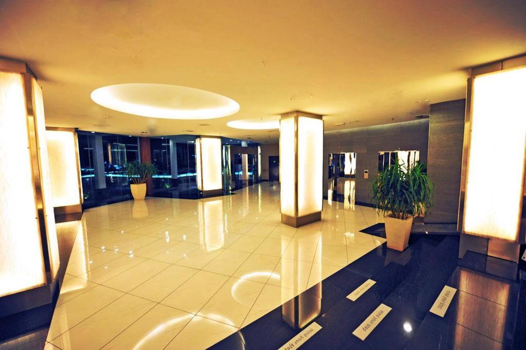 11@Century Hotel جوهر بهرو المظهر الخارجي الصورة